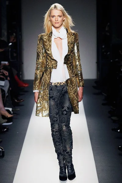 Look 32